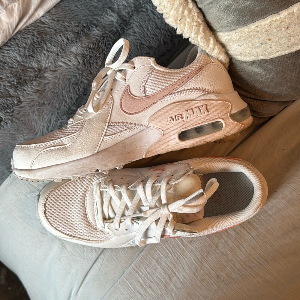 Women’s Nike Air Max 1 Pink Shoe Size 7